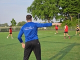 Training van S.K.N.W.K. JO19-1 van donderdag 1 mei 2025 (26/48)